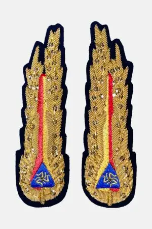 Alamari ricamati in canottiglia fondo blu